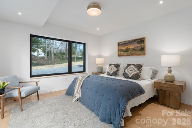 330 Windsor Road, Asheville, NC 28804