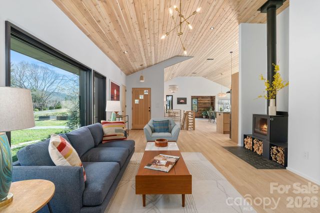 330 Windsor Road, Asheville, NC 28804