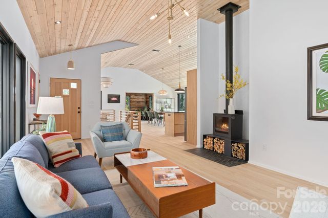 330 Windsor Road, Asheville, NC 28804