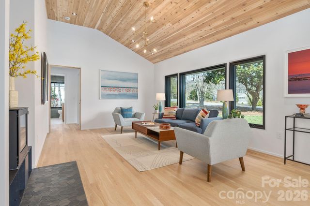 330 Windsor Road, Asheville, NC 28804