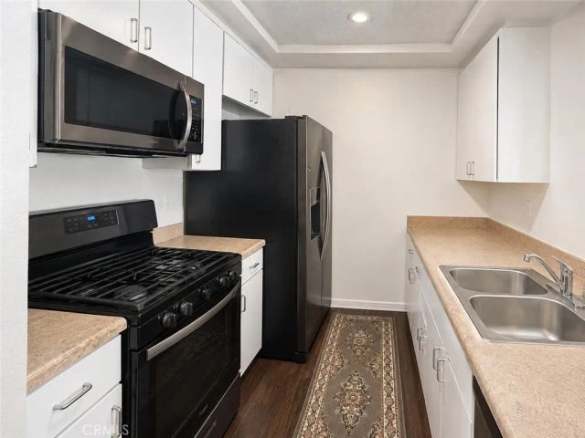 19350 Sherman, Reseda, CA 91335