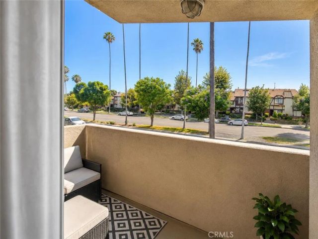 19350 Sherman, Reseda, CA 91335