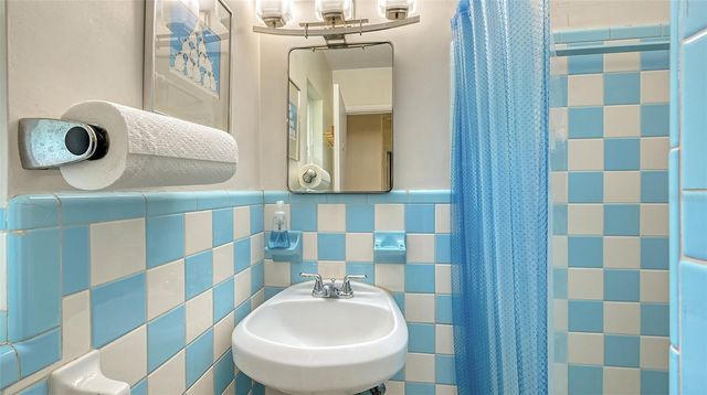 3012 DESOTO ROAD, Sarasota, FL 34234