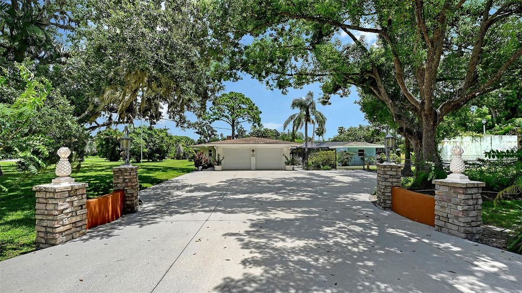 Image 6 of property listing at 3012 DESOTO ROAD, Sarasota, FL 34234