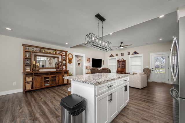 104 Rolling Rd, Shelbyville, TN 37160