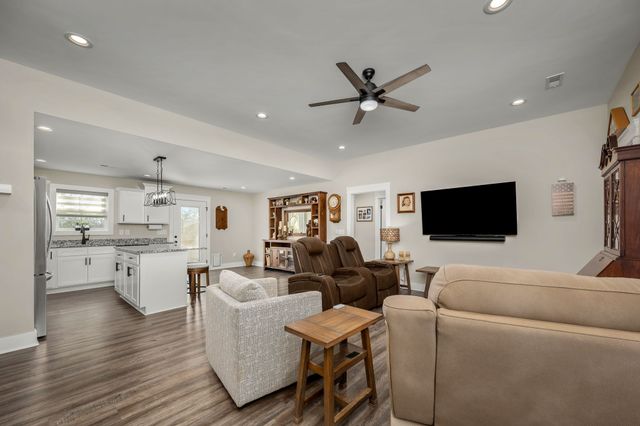 104 Rolling Rd, Shelbyville, TN 37160