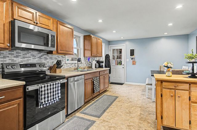 423 Highgate Road, Highgate, VT 05459