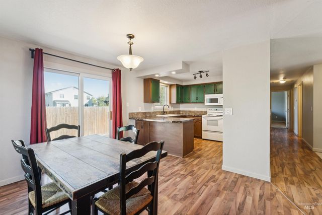 1064 Chateau, Meridian, ID 83646