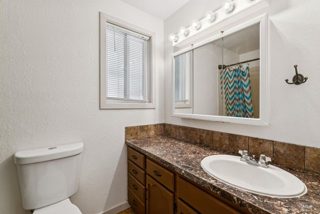 1064 Chateau, Meridian, ID 83646