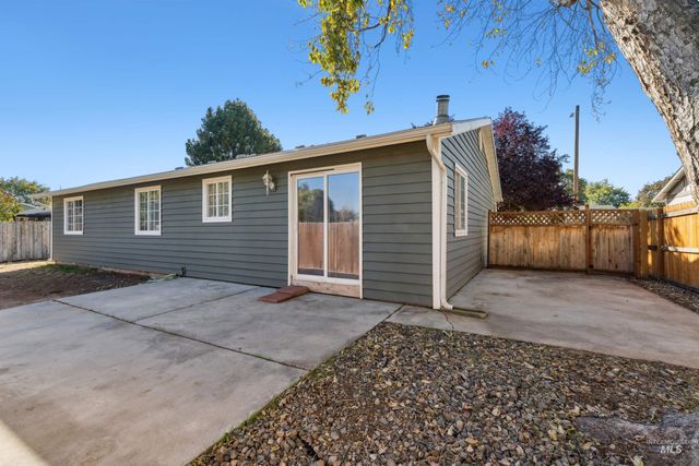 1064 Chateau, Meridian, ID 83646