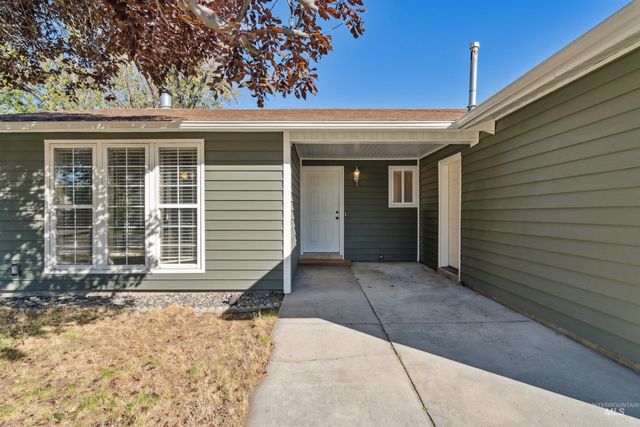 1064 Chateau, Meridian, ID 83646