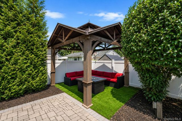 37 Champlin Street, Ronkonkoma, NY 11779