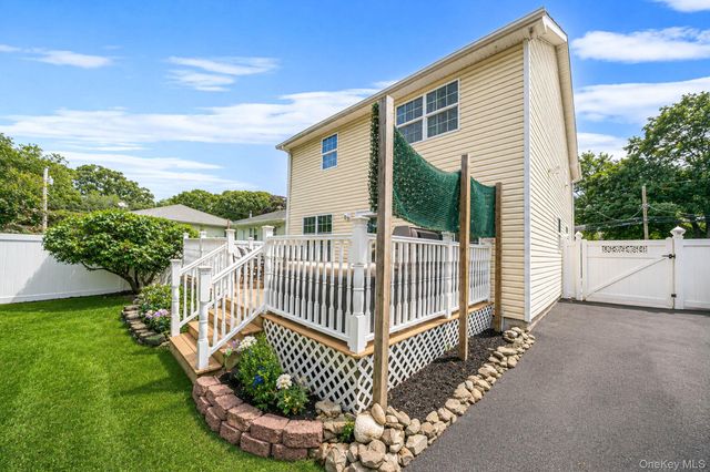 37 Champlin Street, Ronkonkoma, NY 11779