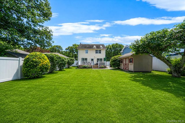 37 Champlin Street, Ronkonkoma, NY 11779