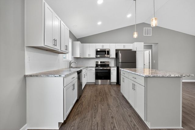 2736 Barrows Road, Columbus, OH 43232