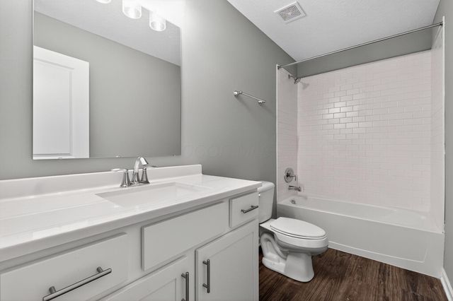 2736 Barrows Road, Columbus, OH 43232