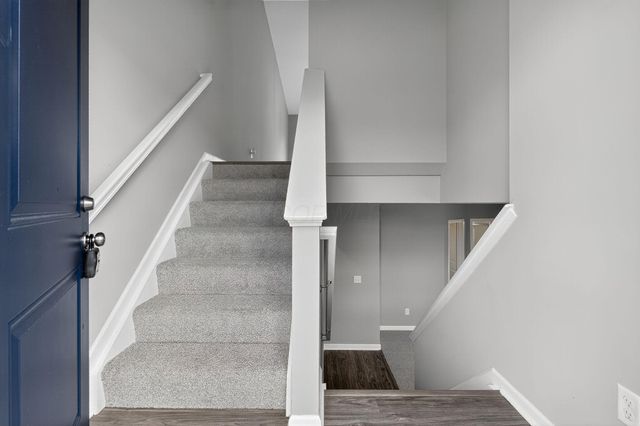 2736 Barrows Road, Columbus, OH 43232