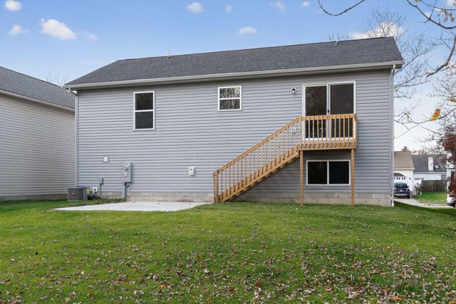 2736 Barrows Road, Columbus, OH 43232