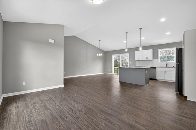 2736 Barrows Road, Columbus, OH 43232