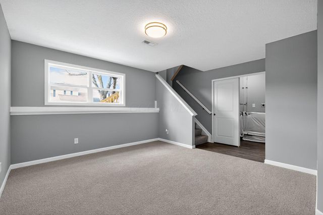 2736 Barrows Road, Columbus, OH 43232