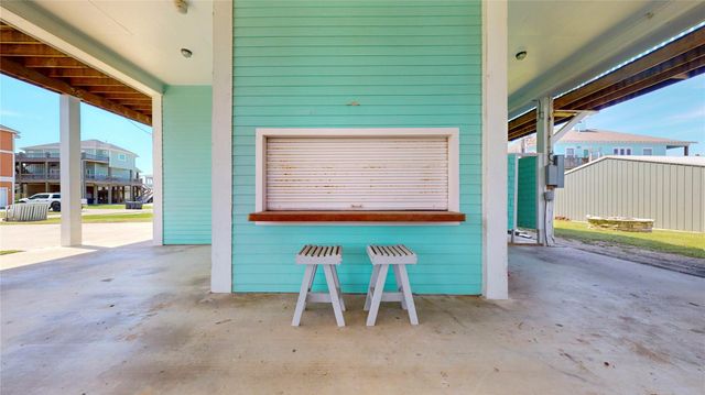 942 Kent, Crystal Beach, TX 77650