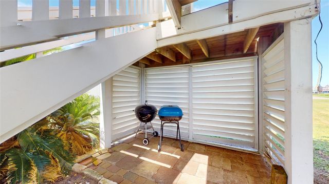 942 Kent, Crystal Beach, TX 77650