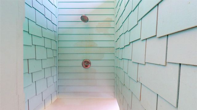 942 Kent, Crystal Beach, TX 77650