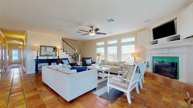 942 Kent, Crystal Beach, TX 77650