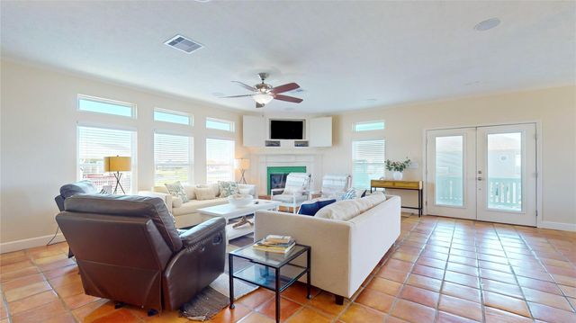 942 Kent, Crystal Beach, TX 77650