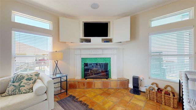 942 Kent, Crystal Beach, TX 77650