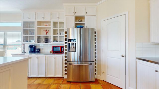 942 Kent, Crystal Beach, TX 77650