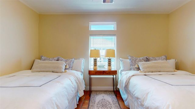 942 Kent, Crystal Beach, TX 77650