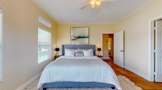 942 Kent, Crystal Beach, TX 77650