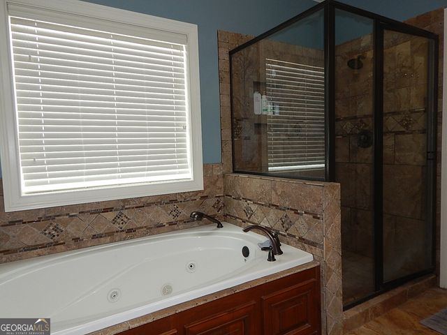 2016 Pin Oak Terrace, Bonaire, GA 31005