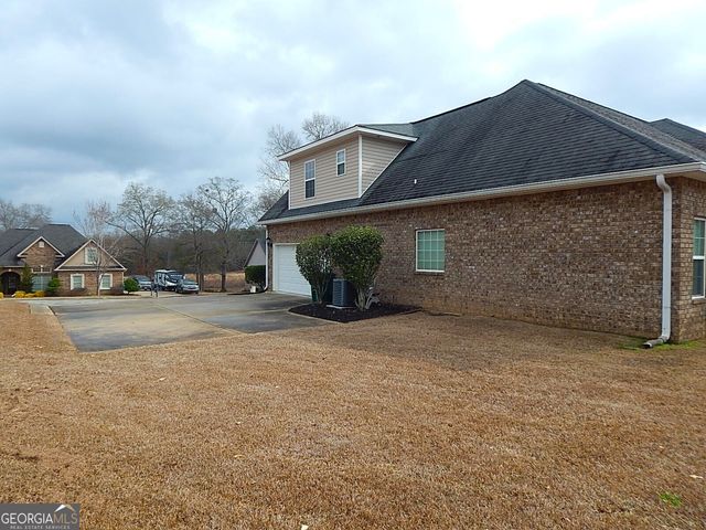 2016 Pin Oak Terrace, Bonaire, GA 31005