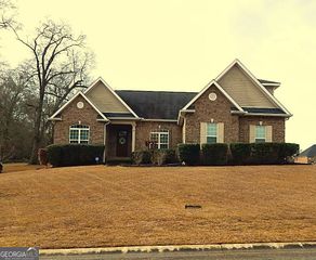 2016 Pin Oak Terrace, Bonaire, GA 31005
