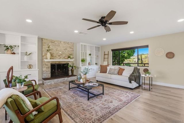 9812 Bonnie Vista Pl, La Mesa, CA 91941