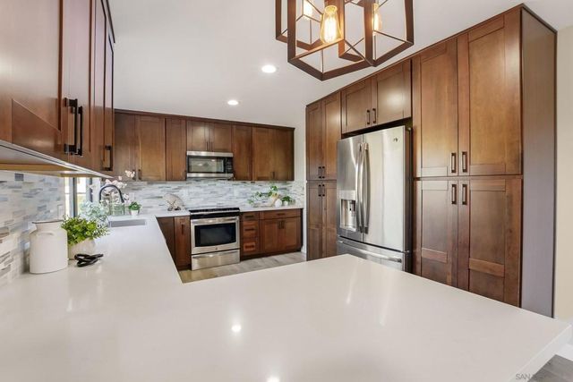 9812 Bonnie Vista Pl, La Mesa, CA 91941