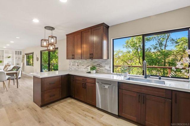 9812 Bonnie Vista Pl, La Mesa, CA 91941