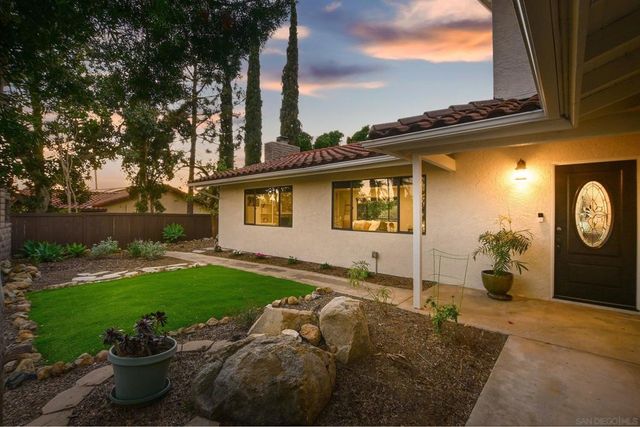 9812 Bonnie Vista Pl, La Mesa, CA 91941