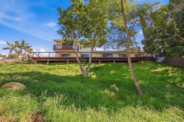 9812 Bonnie Vista Pl, La Mesa, CA 91941