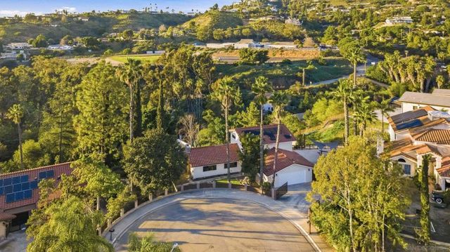 9812 Bonnie Vista Pl, La Mesa, CA 91941