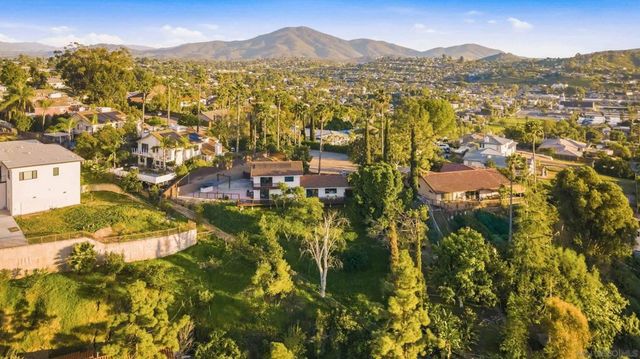 9812 Bonnie Vista Pl, La Mesa, CA 91941