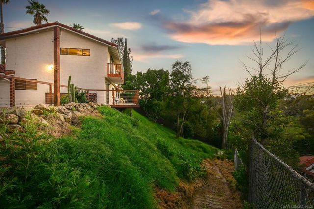 9812 Bonnie Vista Pl, La Mesa, CA 91941