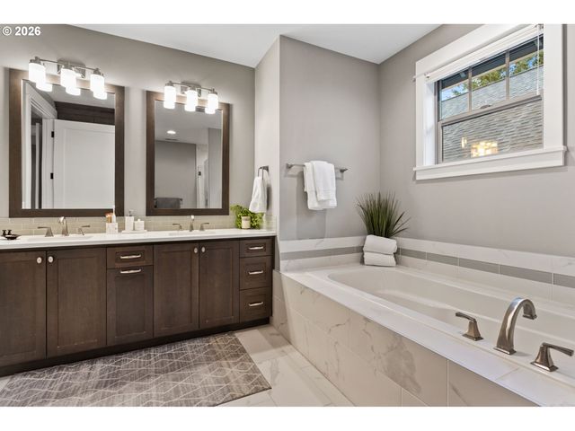 4051 Nw 76TH Ave 110, Camas, WA 98607