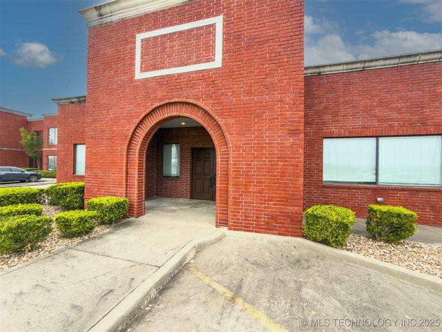 719 S George Nigh Expressway, Mcalester, OK 74501