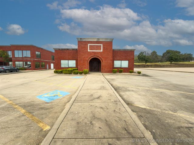 719 S George Nigh Expressway, Mcalester, OK 74501