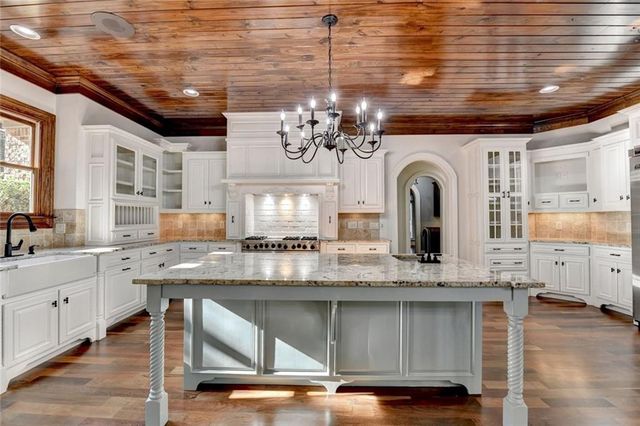 5669 Legends Club Circle, Braselton, GA 30517
