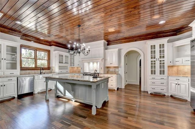 5669 Legends Club Circle, Braselton, GA 30517