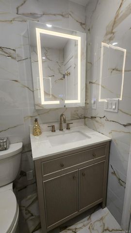 46 W Clearwater Road, Lindenhurst, NY 11757